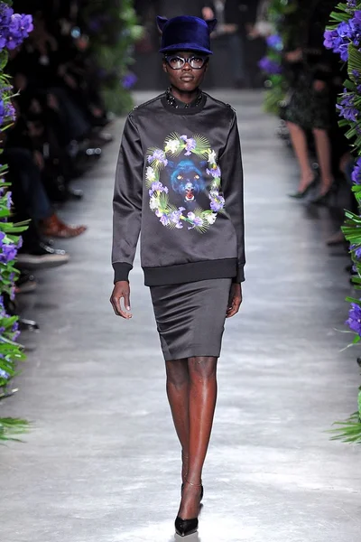 Look 8